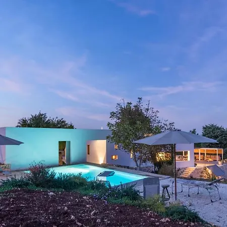 Trullo Santa Pazienza 6&3, Emma