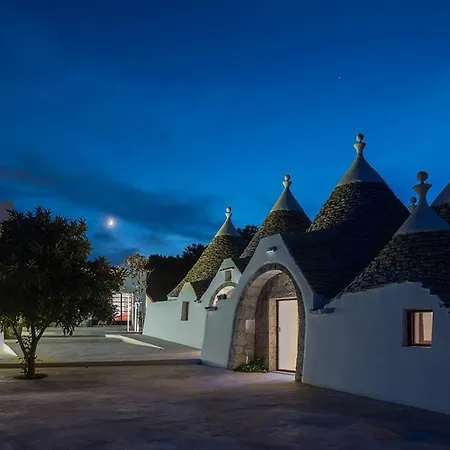 Trullo Santa Pazienza 6&3, Emma Villa