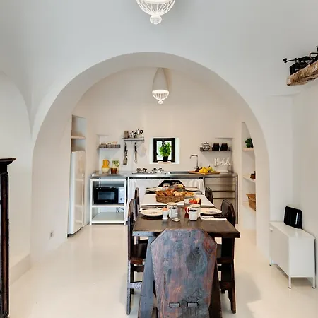 Trullo Santa Pazienza 6&3, Emma Villa *